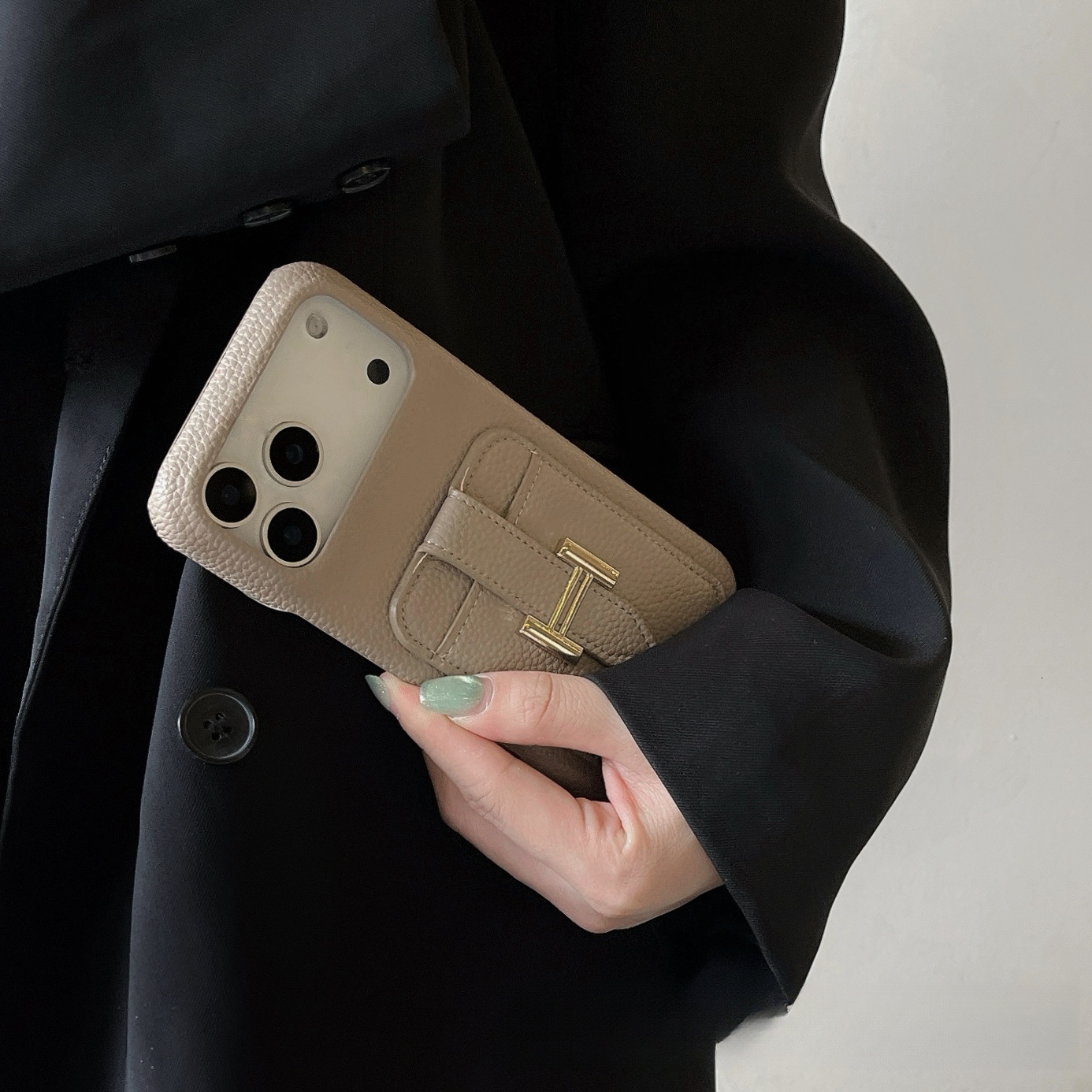 Fashion Card Slot Oil Edge Full Coverage Designer Phone Case Anti Drop Wear Resistant Luxury Women Protective Cover Suitable For IPhone 15 Pro 17 Pro 