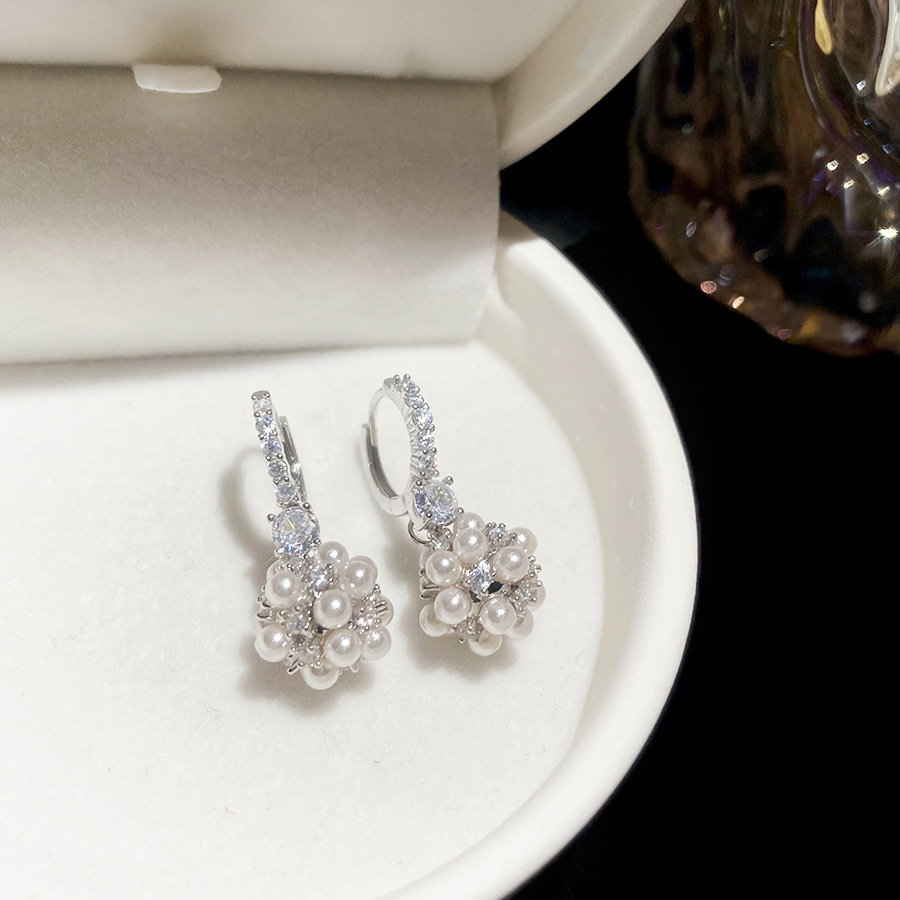Zircon pearl flower earring necklace set, light luxury with a high-end feel, extremely beautiful and sweet jewelry for women - view 7
