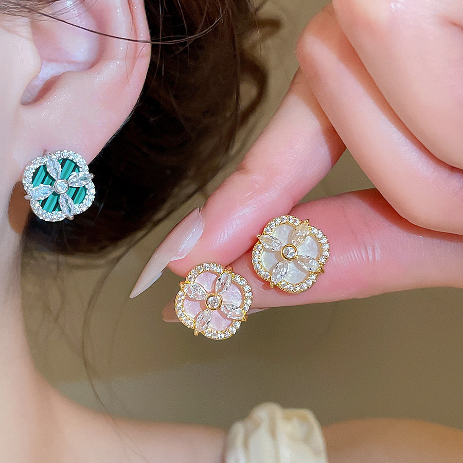 French-style vintage silver needle zircon square flower stud for women, 2026 new exquisite earrings with a light luxury and high-end feel - view 3