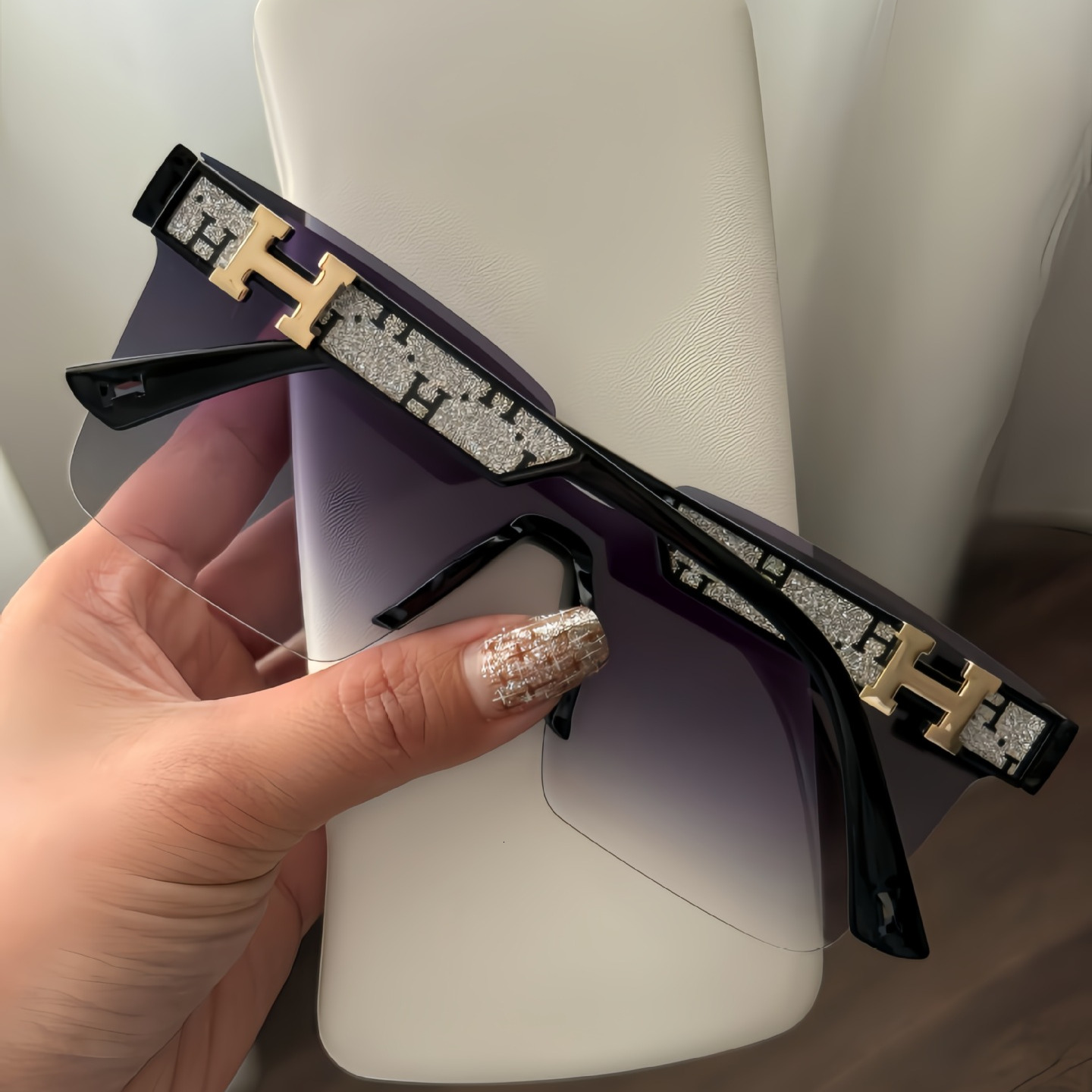 UV400 UV Resistant One-piece Designer Sunglasses Luxury Fashion Frameless Square PC Slim Sparkling Letter Legs Trendy Outdoor Glasses Women's Par