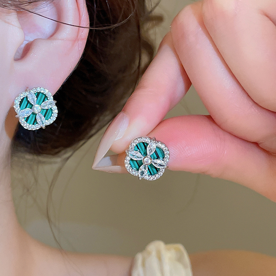 French-style vintage silver needle zircon square flower stud for women, 2026 new exquisite earrings with a light luxury and high-end feel - view 4