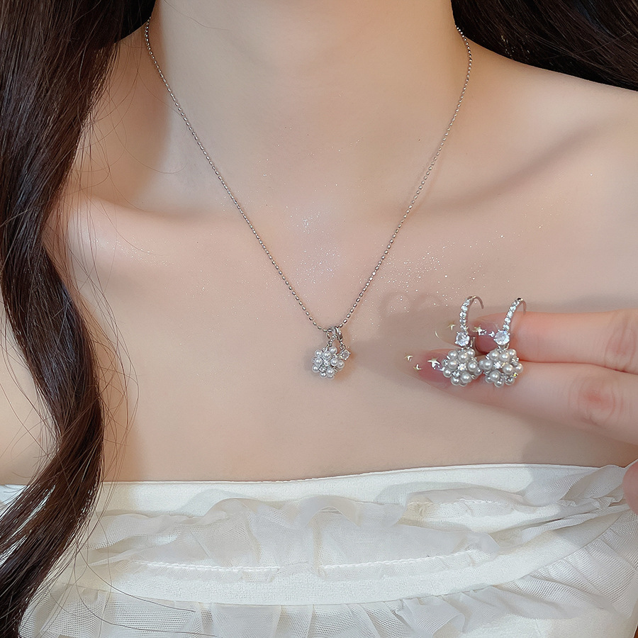 Zircon pearl flower earring necklace set, light luxury with a high-end feel, extremely beautiful and sweet jewelry for women - view 3