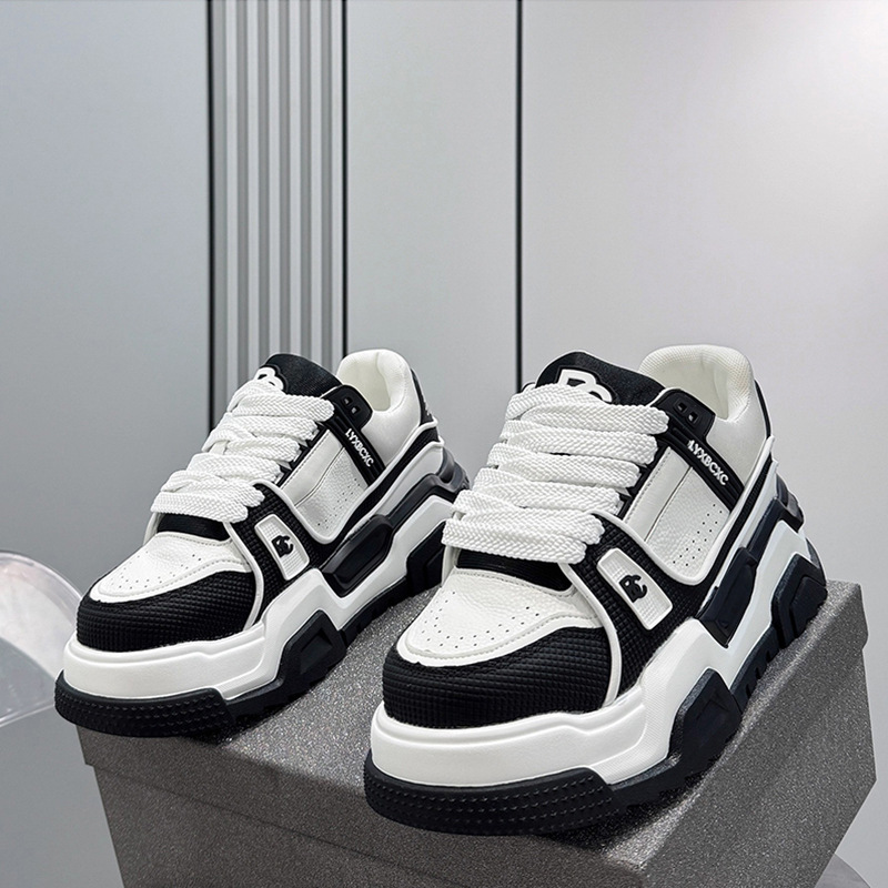 2026s Advanced casual shoes with ultra-thin and soft sole comfortable outdoor running shoes for young people