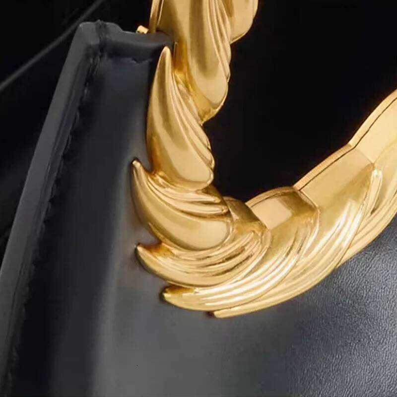 Desgin Luxury Metal Embossment Round Handle Women S Handbag Fashionable Party Lady Evening Clutch New Crossbody Bag SENYY