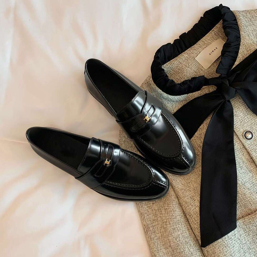 Gold Buckle Slip-On Lazy Black Loafers Shoes Designer Shoe Women British Style 2026 New Mode Small Leather Single Shoes