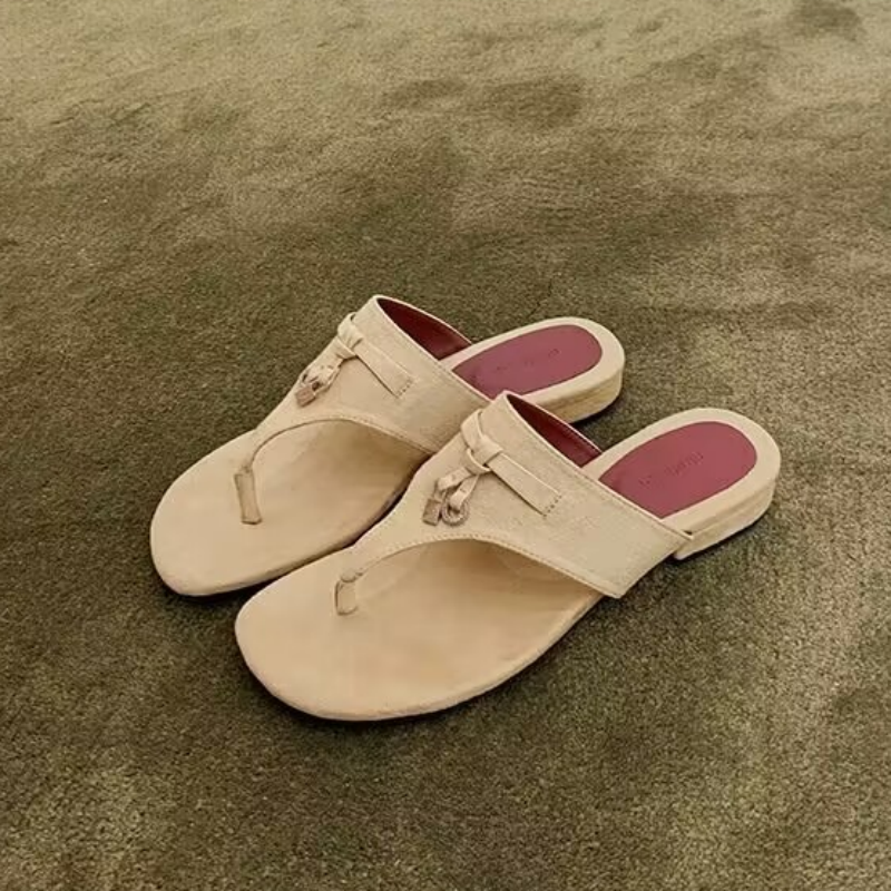 2026 summer new trendy style designer flip flops tassels outdoor versatile flat bottomed beach shoes for women