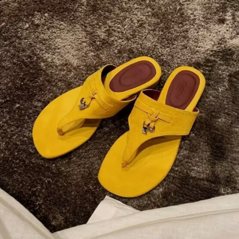 2026 summer new trendy style designer flip flops tassels outdoor versatile flat bottomed beach shoes for women