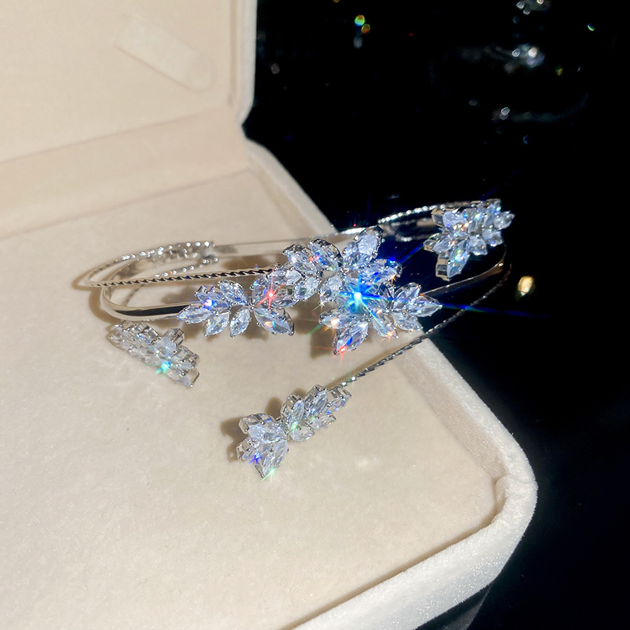 Ultra-shiny zircon flower elegant ladylike style, exquisite bracelet, light luxury and high-end feel, women's jewelry - view 8