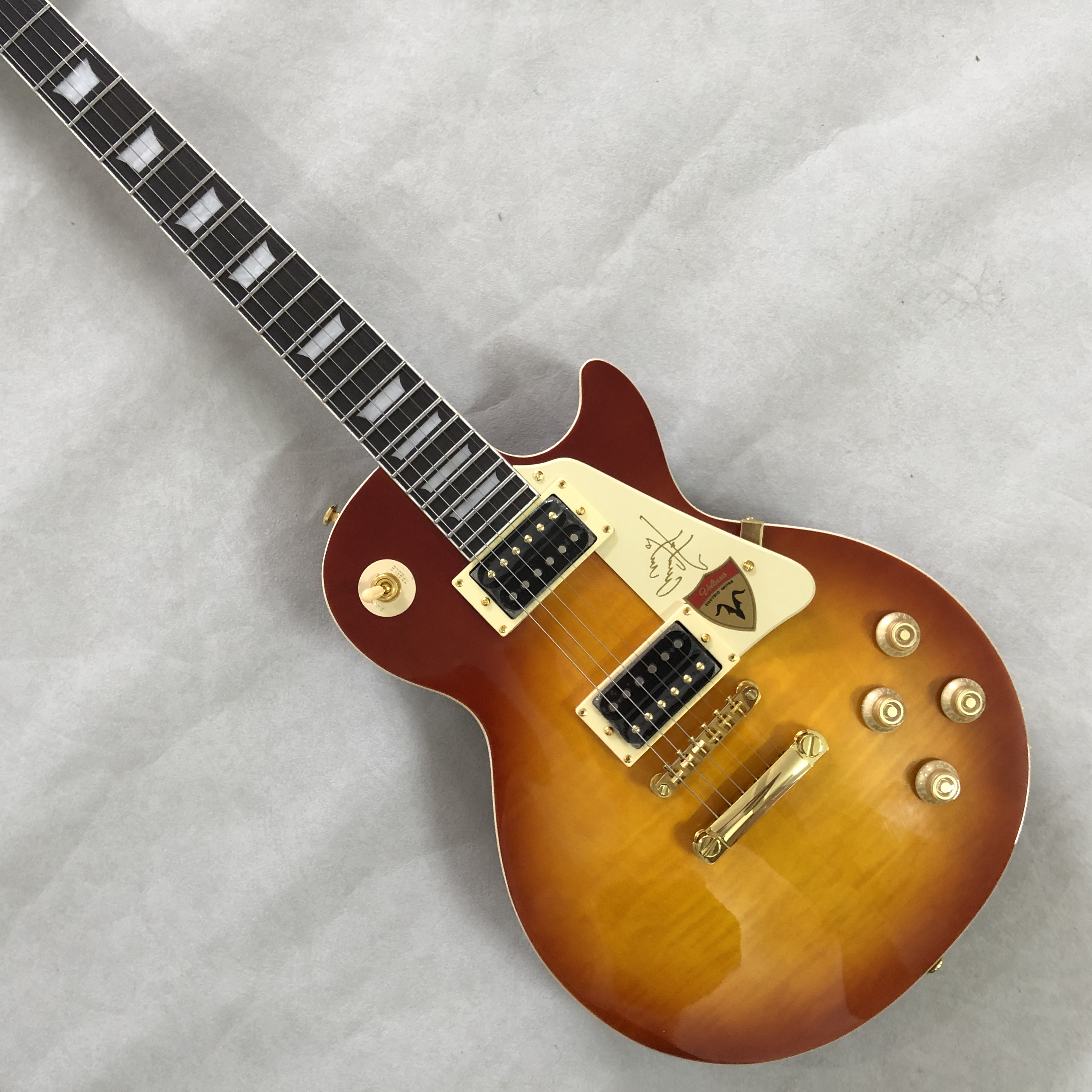 Rock guitar, caramel color, 22frets, mahogany panel, rosewood fingerboard, HH pickup, the best choice for birthday gifts, free shipping