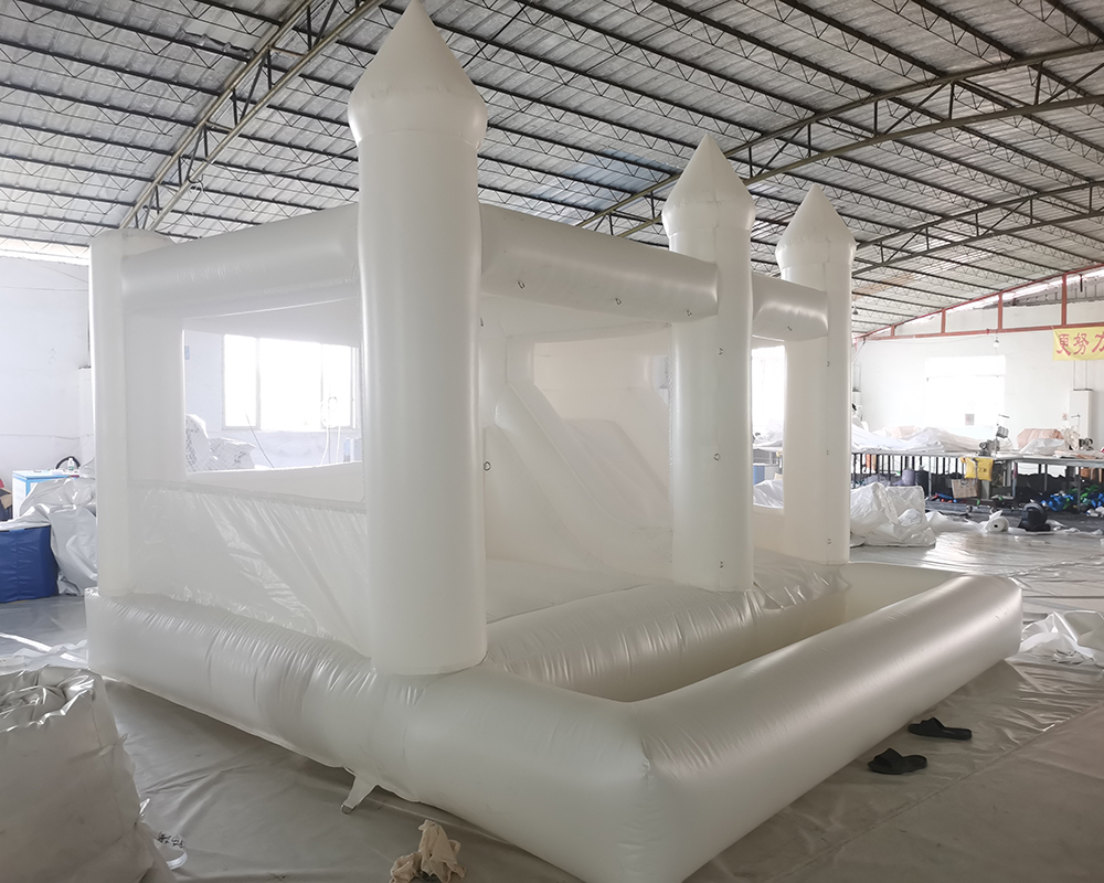 wholesale white Bounce House With Slide inflatable Bouncy Castle Combo wedding jumper Bouncer Moonwalks jumping For Kids audits Commercial included bl