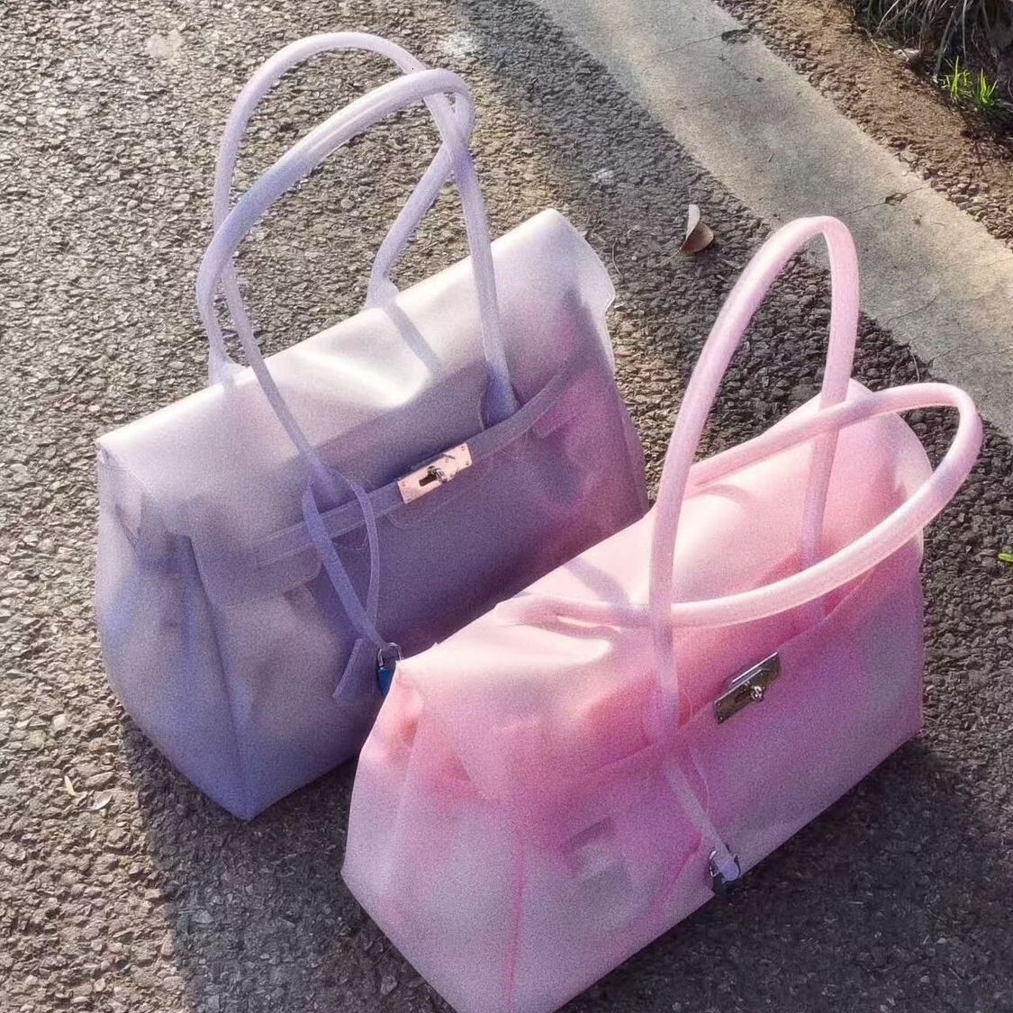 2026 same style jelly new summer commuter tote bag, fashionable transparent large-capacity underarm bag for women 26*33*12cm