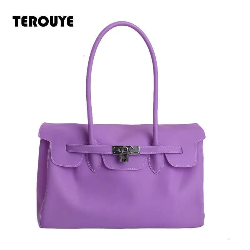 Kiikii's Same Style Jelly 2026 Summer New Commuter Tote Bag, Fashionable Transparent Large-Capacity Underarm Women's Bag TEROUYE