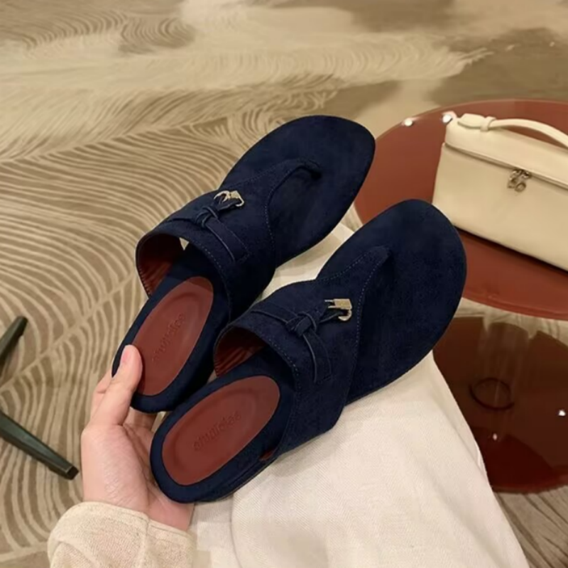 2026 summer new trendy style designer flip flops tassels outdoor versatile flat bottomed beach shoes for women