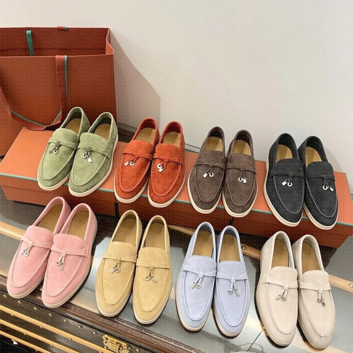 Loafers Designer Shoes Walk Charms Embellished Mules Flat Chaussons Men Women Couple Shoe Mules Flat Chaussons Suede Cow Oxfords Casual Moccasins Lazy Shoe 35-45