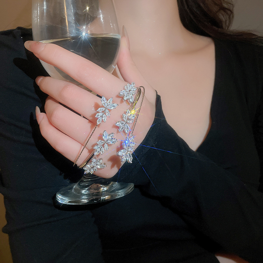 Ultra-shiny zircon flower elegant ladylike style, exquisite bracelet, light luxury and high-end feel, women's jewelry - view 4