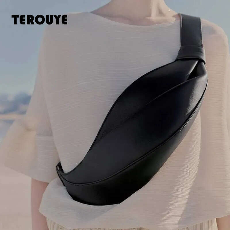 2026 Y2k Ins French Design Crescent Hot Neyu New Pillow Shaped Personalized Niche Travel Smooth Cowhide Crossbody Bag TEROUYE