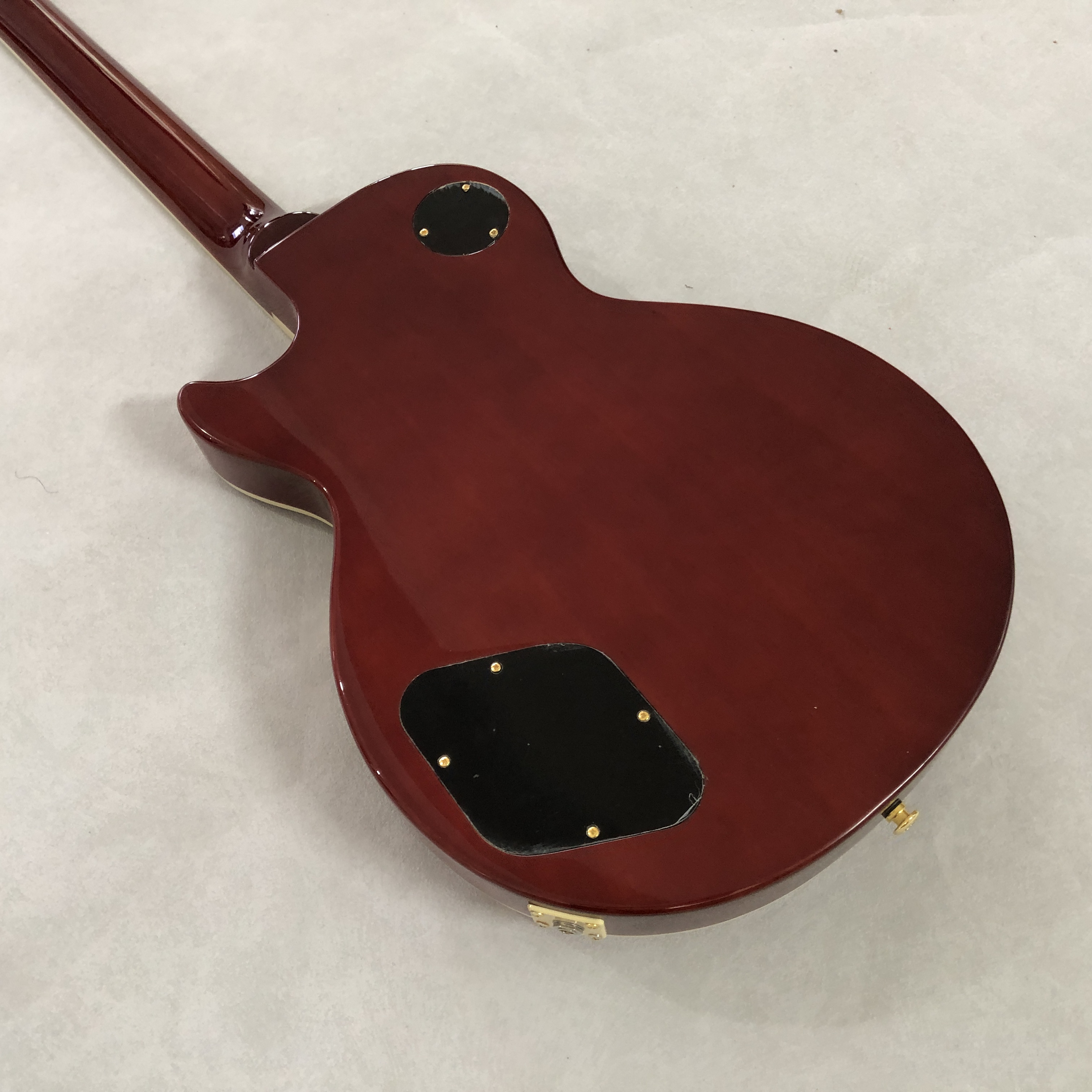 Rock guitar, caramel color, 22frets, mahogany panel, rosewood fingerboard, HH pickup, the best choice for birthday gifts, free shipping