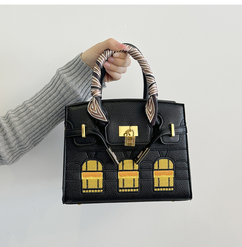Hot selling small house bag elegant handbag 2026 new fashion trend high-end texture shoulder bag