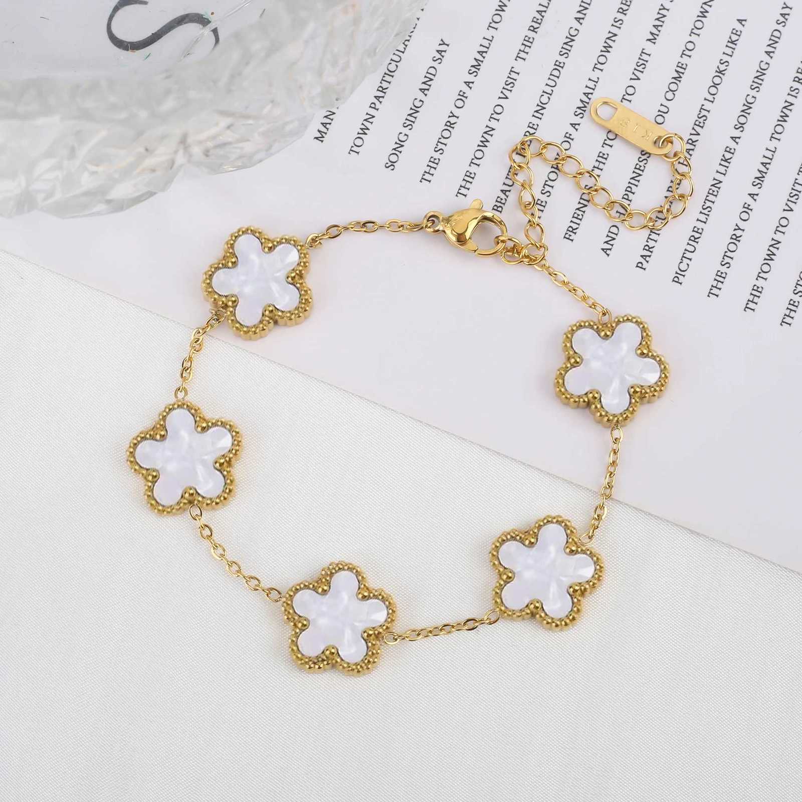 High-Quality Gold-Plated Stainless Steel Five-Leaf Flower Adjustable Bracelet Luxury For Woman New Casual Holiday Jewelry Clover Z260506