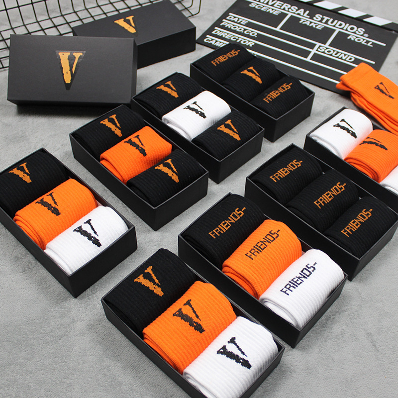 Premium Designer Ins Trendy Men Women Mid Long Tube Socks Pure Cotton Sweat Absorbent Basketball Sports Casual Fashion Orange Black Color Matching Soc
