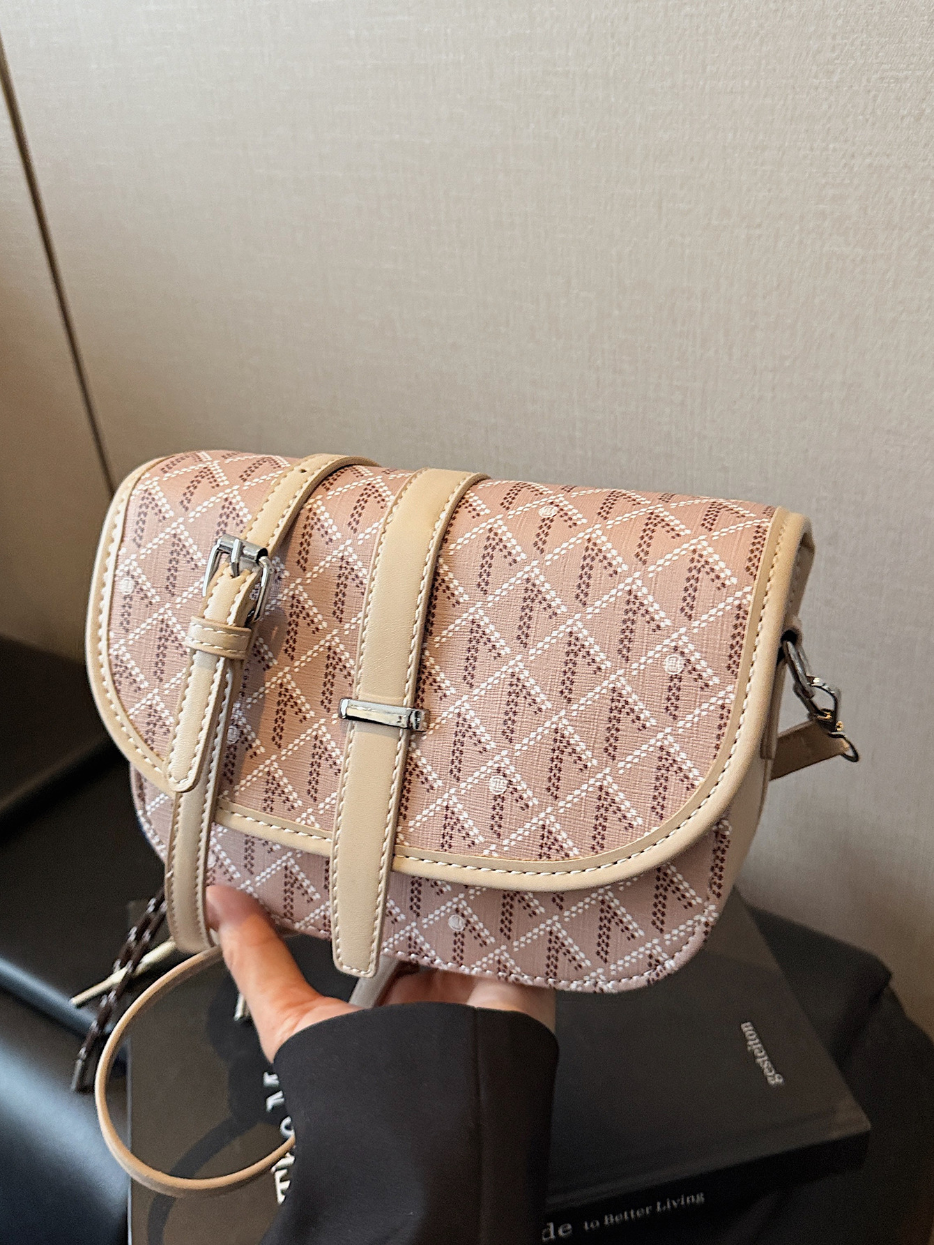 New stylish crossbody bag, high-end ladies handbag, retro designer bag, simple casual shoulder bag, European and American luxury small handbag, undera