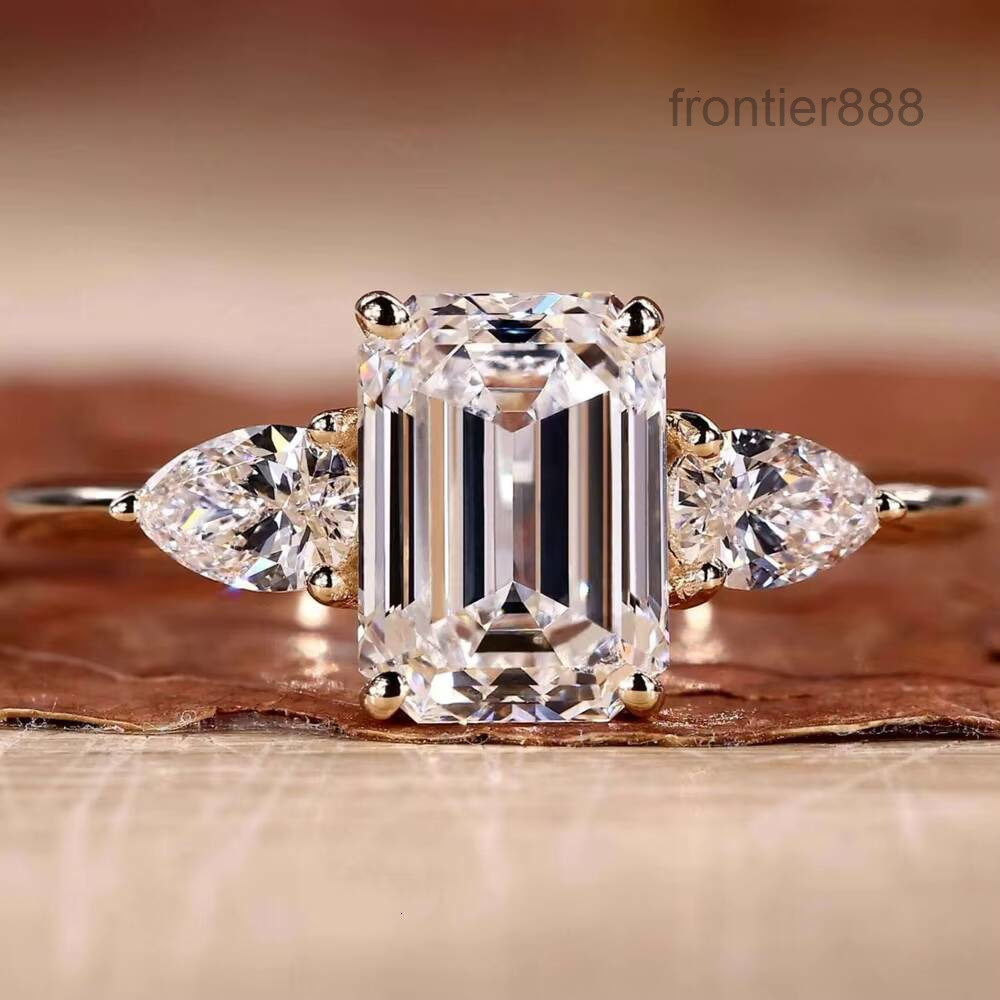 4CT 5CT High Quality Three Stone Lab Created Diamond Ring Custom 14k 18k Gold IGI Certified Lab Grown Diamond Rings for Women
