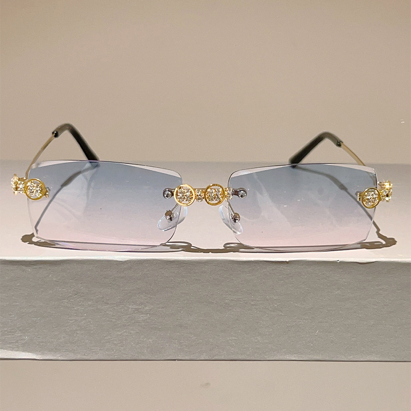 Luxury Brand Designer Sunglasses 2025 New Style Personality Frameless Diamond-Studded Small Square Sunglasses European And American Fashion INS Style 