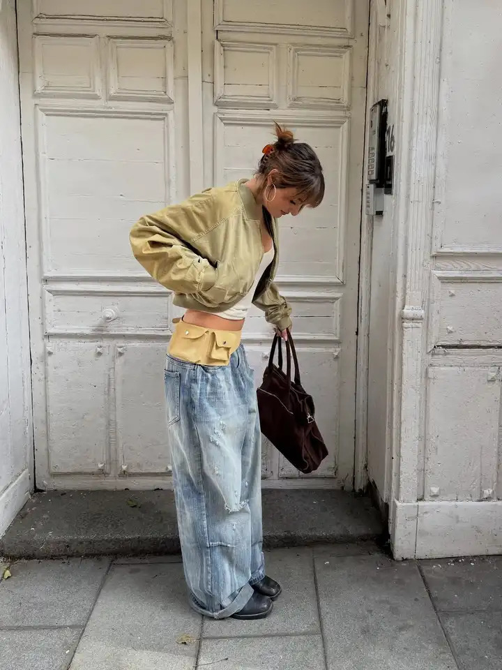 Women Khaki Cropped Bomber Jackets Lapel Collar Full Zip Closure Pocket Detail Long Sleeve Streetwear Lady Casual Y2k Outfits 260430