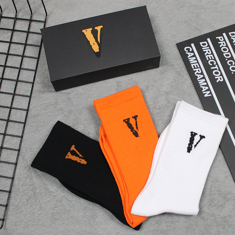 Premium Designer Ins Trendy Men Women Mid Long Tube Socks Pure Cotton Sweat Absorbent Basketball Sports Casual Fashion Orange Black Color Matching Soc
