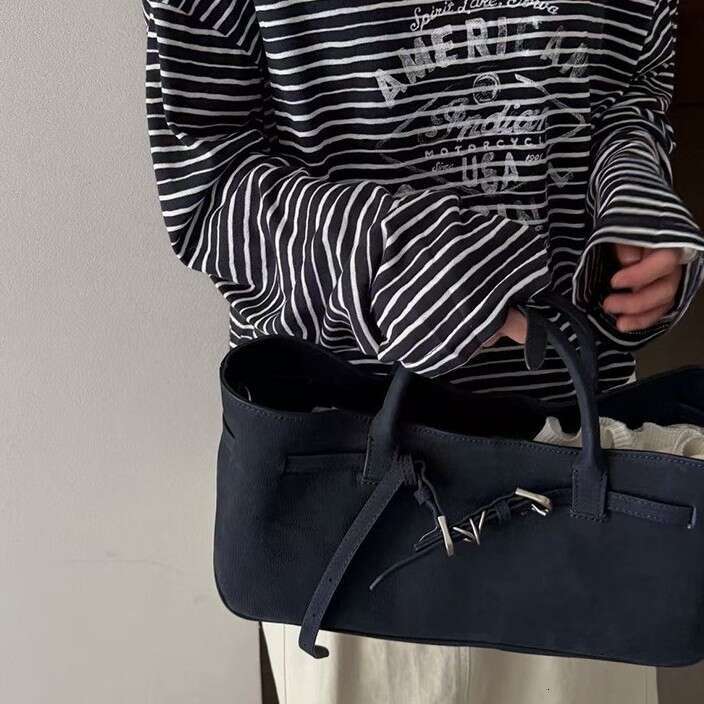 Korean Style Mrs Handbag Made Of Top Layer Cowhide With A Unique Belt Buckle Design Fashionable And Versatile Casual Shoulder Bag SENYY