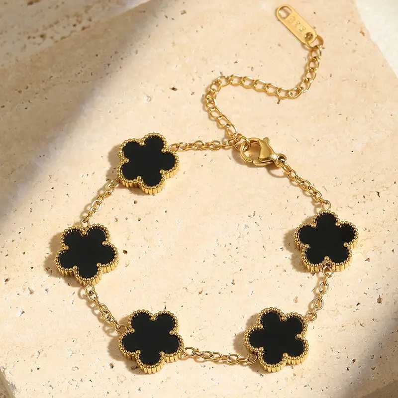 Mussel Five-Leaf Plum Blossom Stainless Steel Womens Exquisite Chain Bracelet 18k Gold Plated Light Luxury Lucky Jewelry Z260506