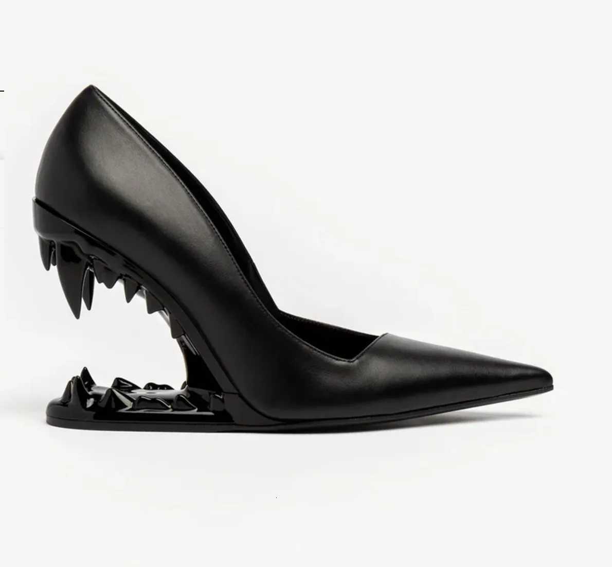 2026 Summer New Metal Tiger Teeth Single Shoes High Heels Fashion Show Womens Wear Size 44 Womens Sandals H260506