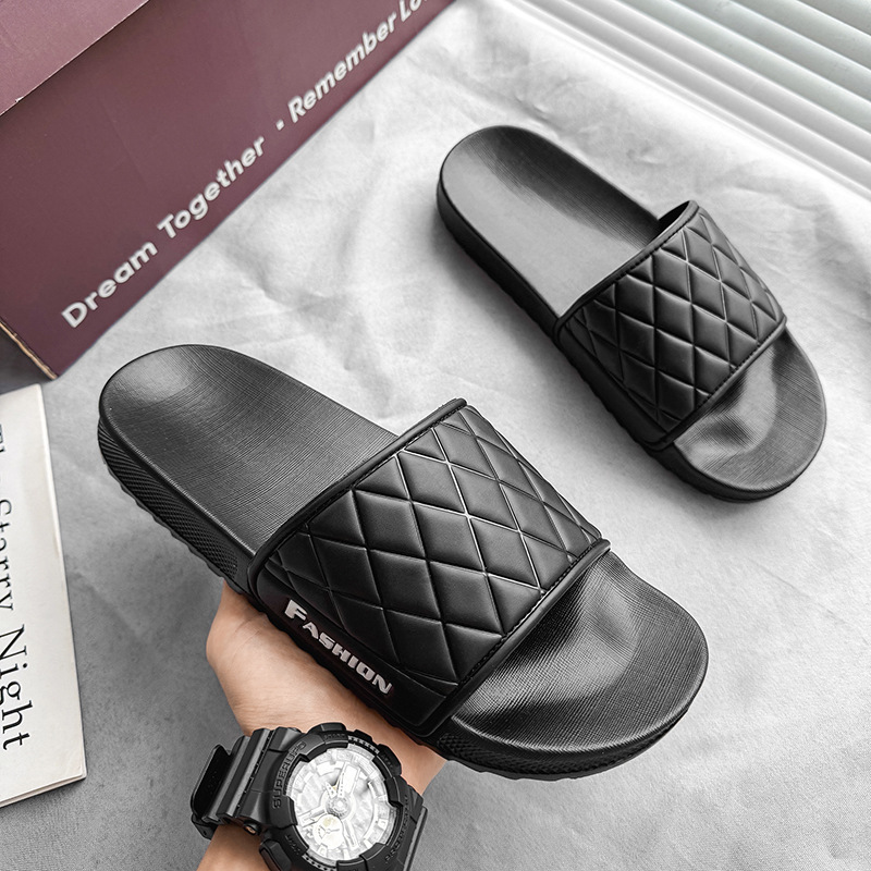 2026 Summer Fashion Casual Comfortable Designer Beach Shoes Men's Thick Bottom Lightweight Casual Slippers Large 39-47