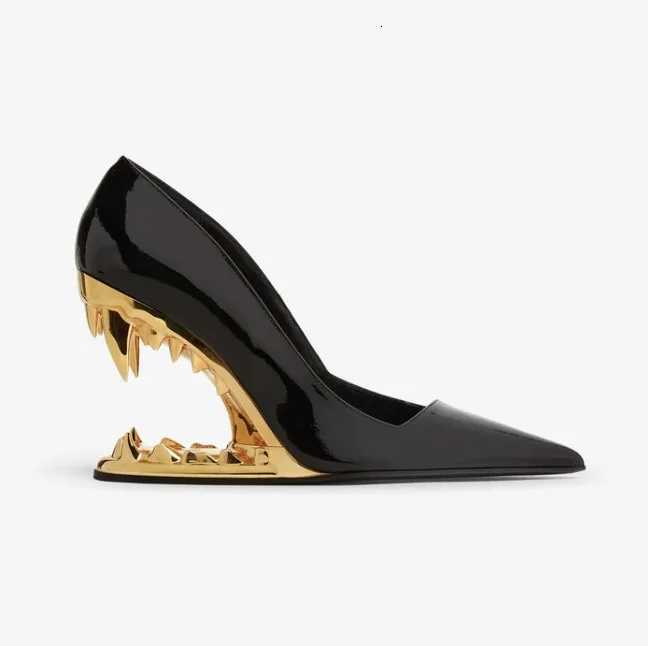 2026 Summer New Metal Tiger Teeth Single Shoes High Heels Fashion Show Womens Wear Size 44 Womens Sandals H260506