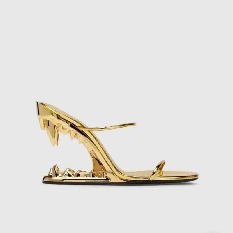 2026 Summer New Metal Tiger Teeth Single Shoes High Heels Fashion Show Womens Wear Size 44 Womens Sandals H260506