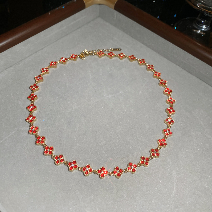 Ultra-shiny diamond-studded floral necklace , elegant and luxurious, sophisticated jewelry for women - view 6