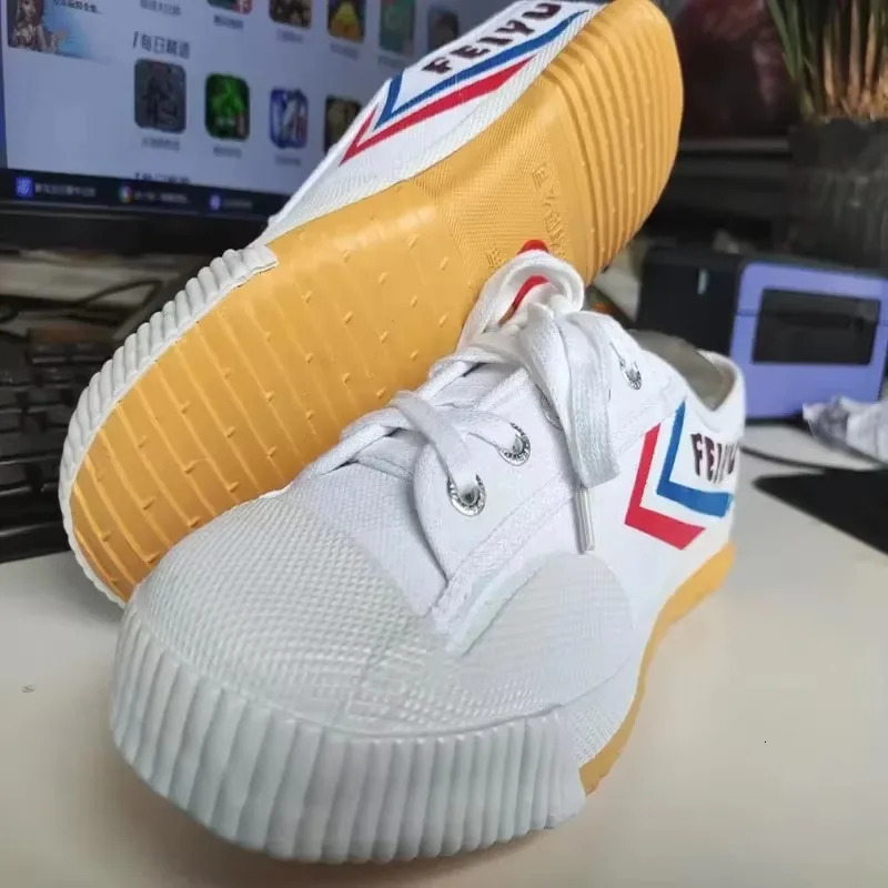 Canvas Shoes Men Original Parkour Shoes Kungfu Women Sneakers Martial Arts Shaolin Taichi Taekwondo Wushu Soft Comfortable 260506