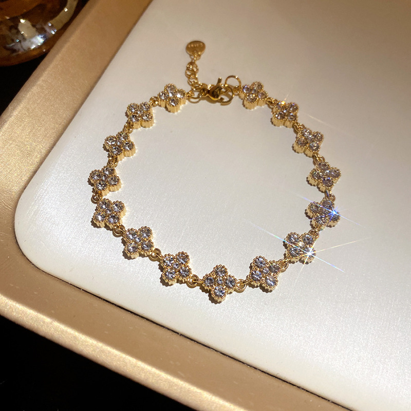 Shiny diamond-studded floral bracelet, elegant and luxurious, sophisticated jewelry for women - view 8