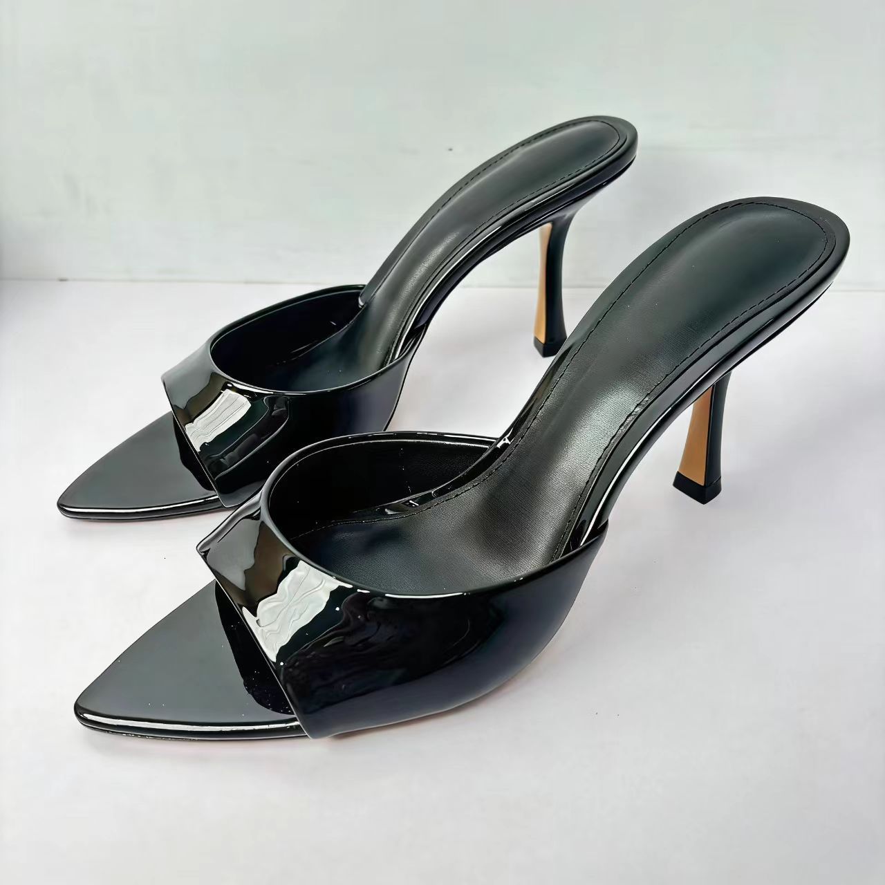 Pointed Toe Thin Kitten Heel Slippers Summer Open Toe Flip-flops Low Heel Wear Non-slip Thin Heel Womens Shoes 251226