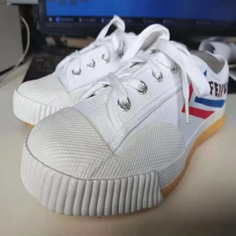 Canvas Shoes Men Original Parkour Shoes Kungfu Women Sneakers Martial Arts Shaolin Taichi Taekwondo Wushu Soft Comfortable 260506