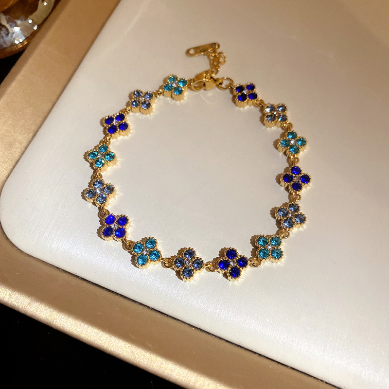 Shiny diamond-studded floral bracelet, elegant and luxurious, sophisticated jewelry for women - view 3