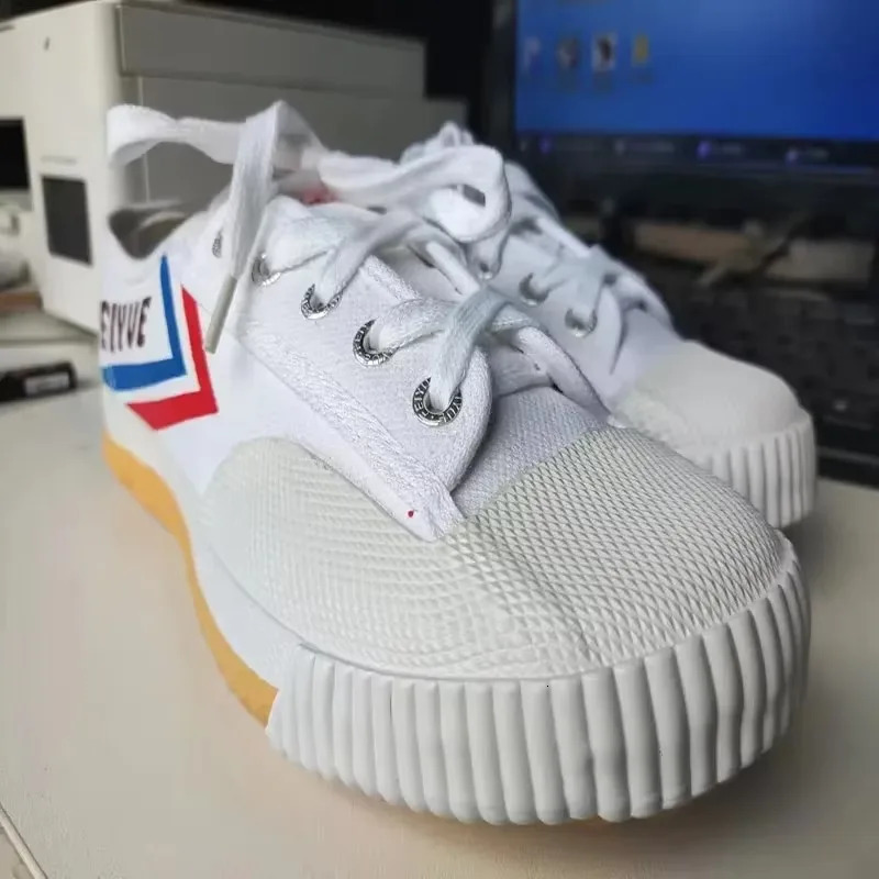 Canvas Shoes Men Original Parkour Shoes Kungfu Women Sneakers Martial Arts Shaolin Taichi Taekwondo Wushu Soft Comfortable 260506
