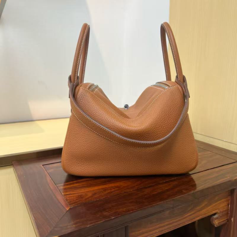 DT77707 Top Quality Lindy 26 Women's Luxury Handbag Gold Brown Taurillon Clemence Leather Shoulder Tote Purse with Silver Hardware