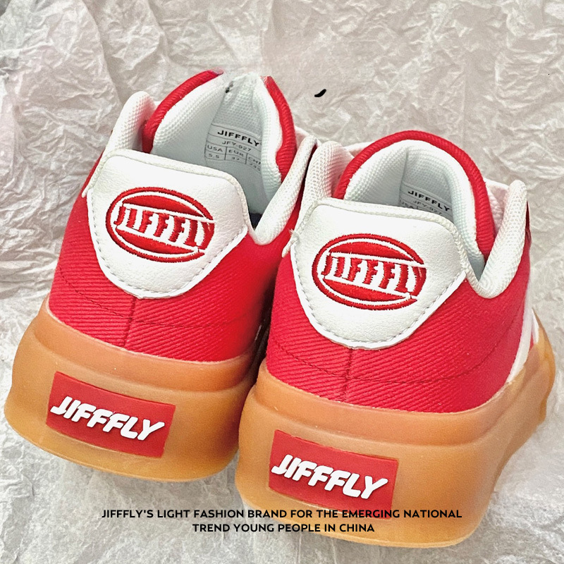 Designer Running shoes Women Retro Street Style Red White Canvas Skate Shoes daily outfit