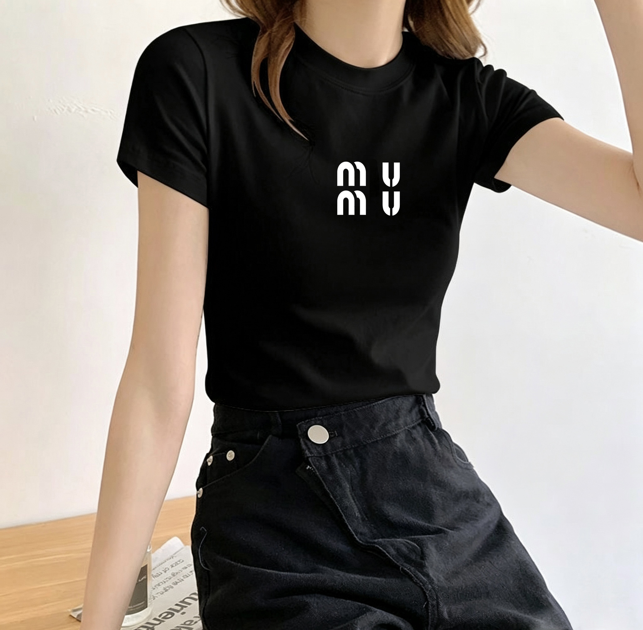 Summer brand T-shirt designed by the designer featuring a stylish and comfortable cotton round-neck short-sleeved style T-shirt, both casual and fashionable for ladies
