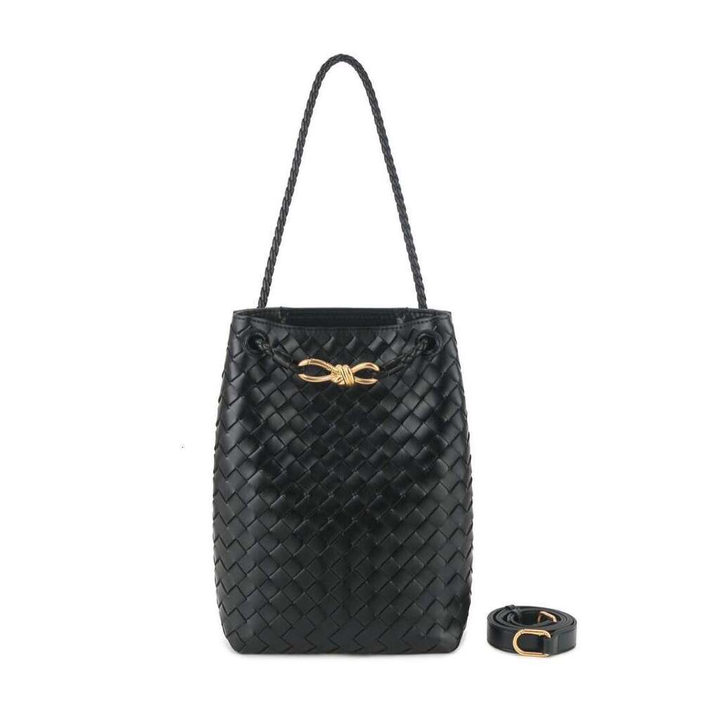 Cross Border Woven Bucket Bag Large Capacity Genuine Leather Shoulder With Metal Bow European And American Retro Commuter Handbag For Women SENYY