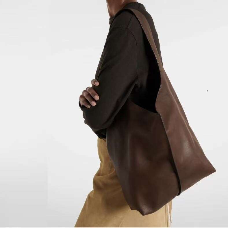 TR S New Bindle Stitch Shoulder Tote Is High End Minimalist Large Capacity Versatile Commuter Bag With A Mother And Child Design SENYY