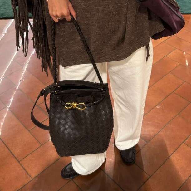 Cross Border Woven Bucket Bag Large Capacity Genuine Leather Shoulder With Metal Bow European And American Retro Commuter Handbag For Women SENYY