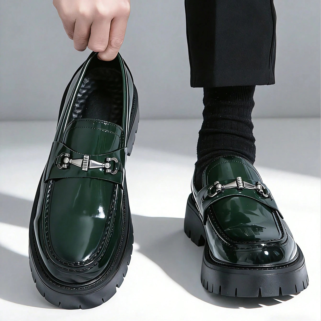 Europe Fashion Thick Sole Mens Penny Loafers Slip-On Business Dress Shoes Gentleman Glossy Buckle Formal Party Black Shoes 260507