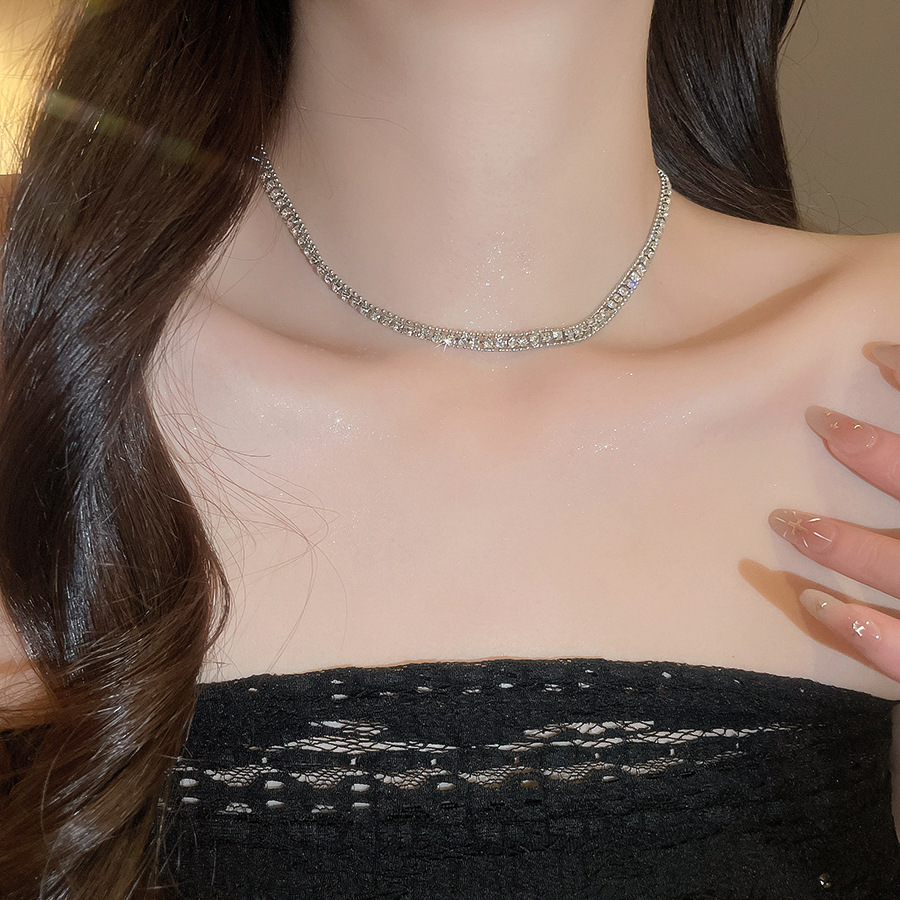 Europea America cross-border ultra-shiy diamod-ecrusted square ecklace, light luxury high-ed clavicle chai with a simple ad fashioable desig for - view 7